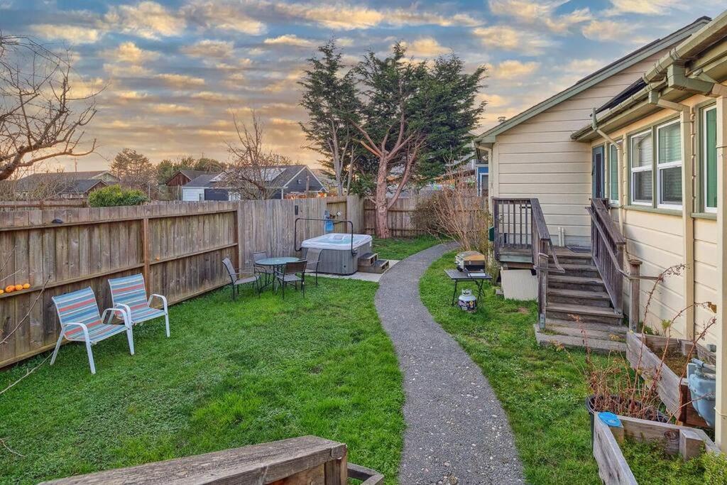 Downtown Digs-Sauna, Hot Tub, Bikes - Fun Times! Arcata Dış mekan fotoğraf